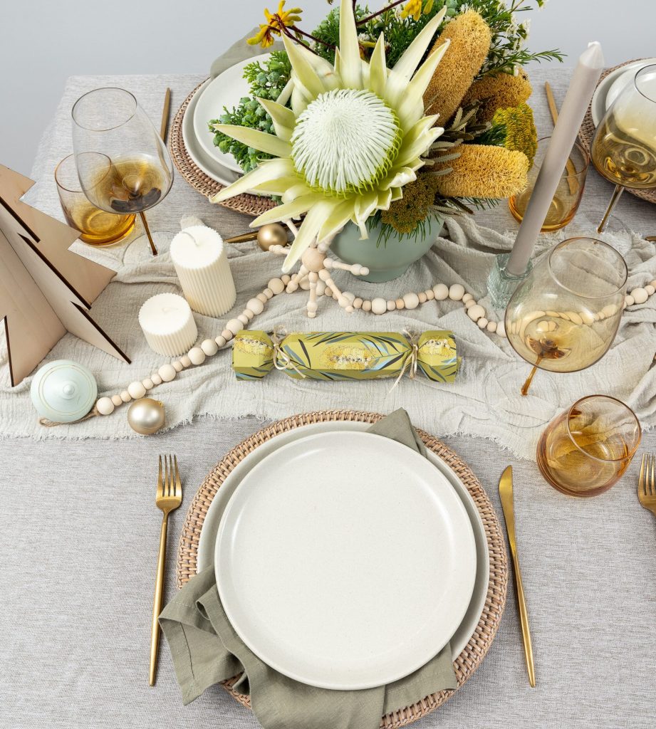 Australia Christmas Table Setting Hire - The Pretty Table