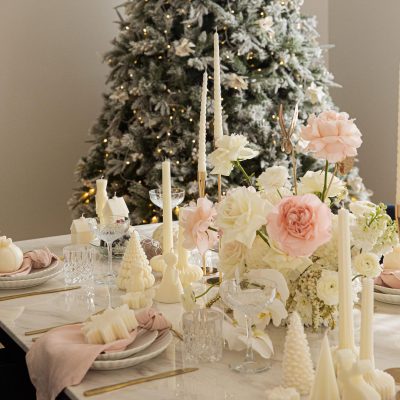 pink christmas table setting
